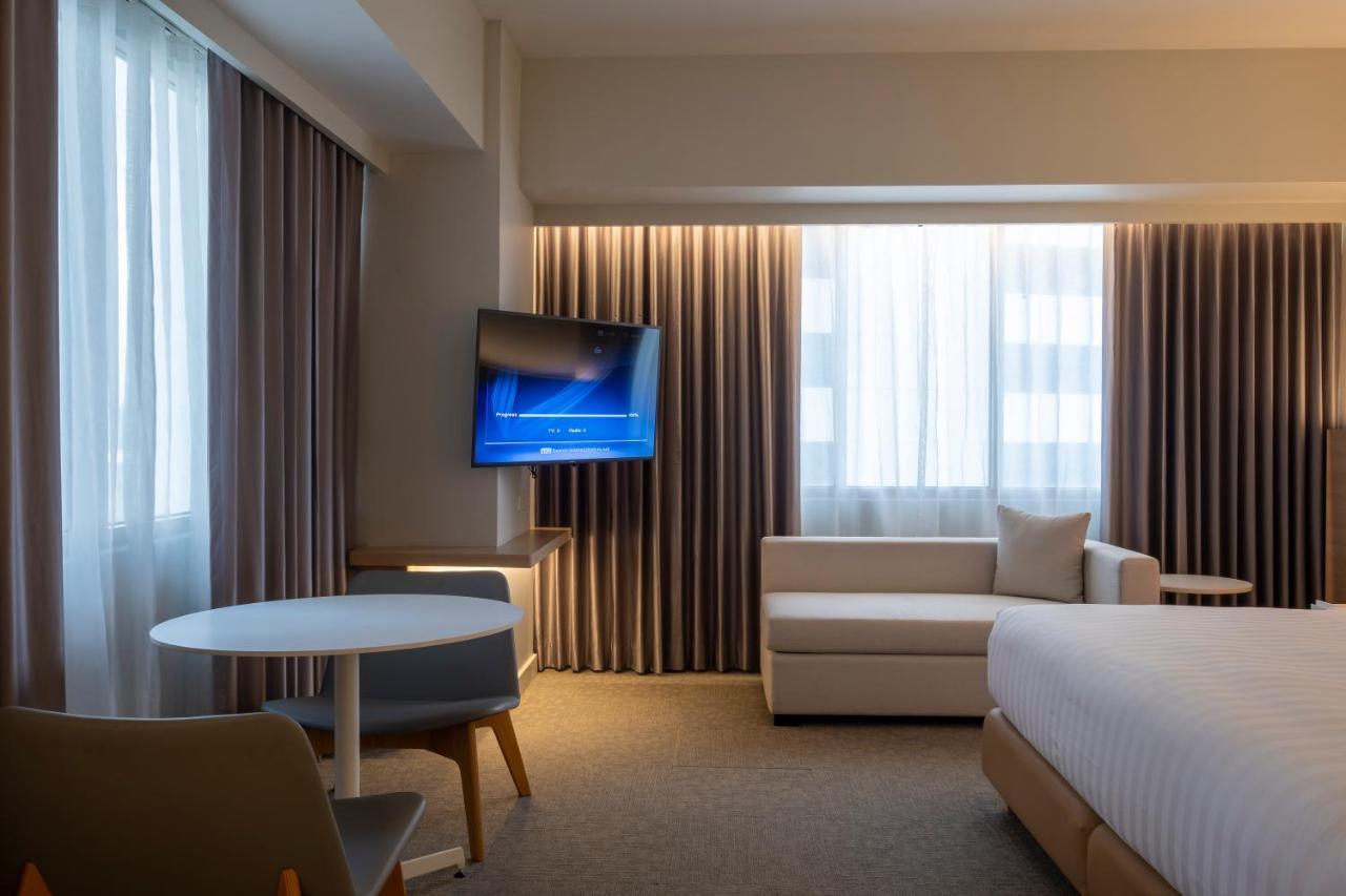 Brittany Hotel Bgc Тагіг Екстер'єр фото