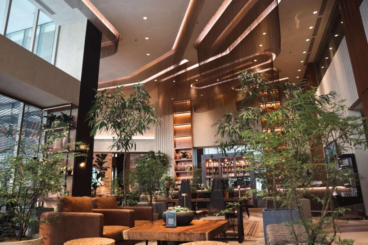 Brittany Hotel Bgc Тагіг Екстер'єр фото