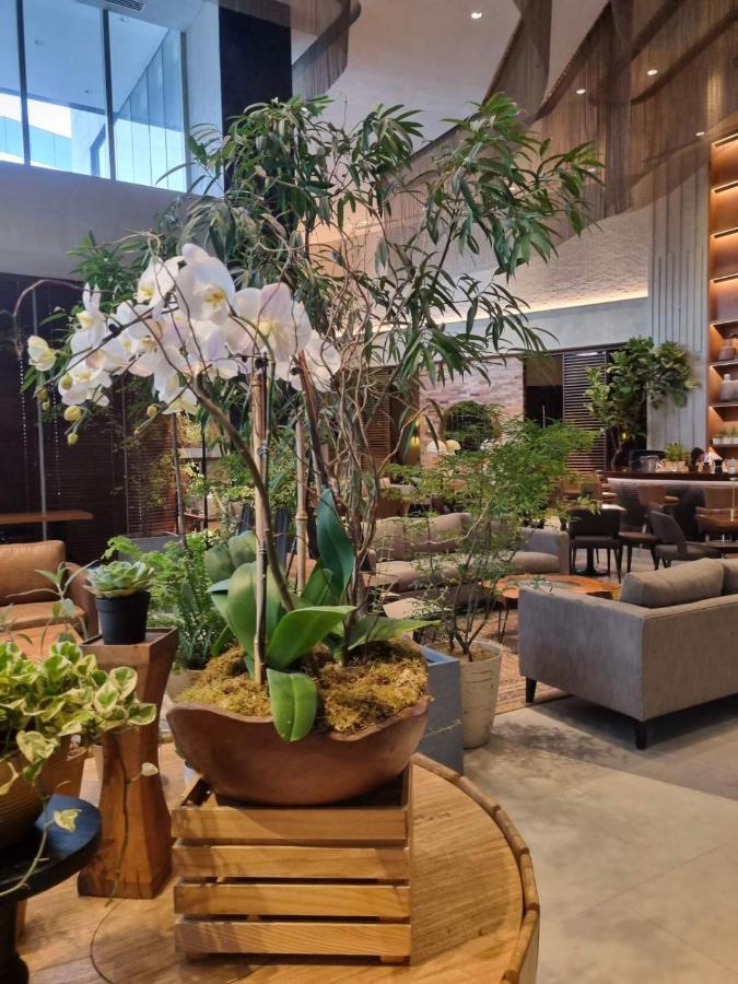Brittany Hotel Bgc Тагіг Екстер'єр фото