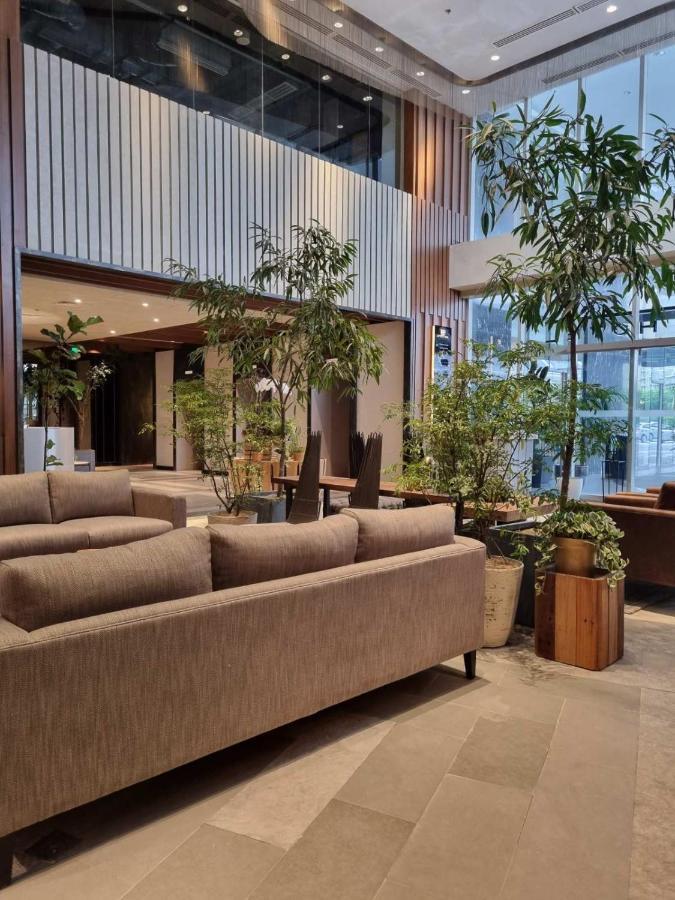 Brittany Hotel Bgc Тагіг Екстер'єр фото