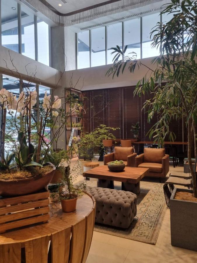 Brittany Hotel Bgc Тагіг Екстер'єр фото