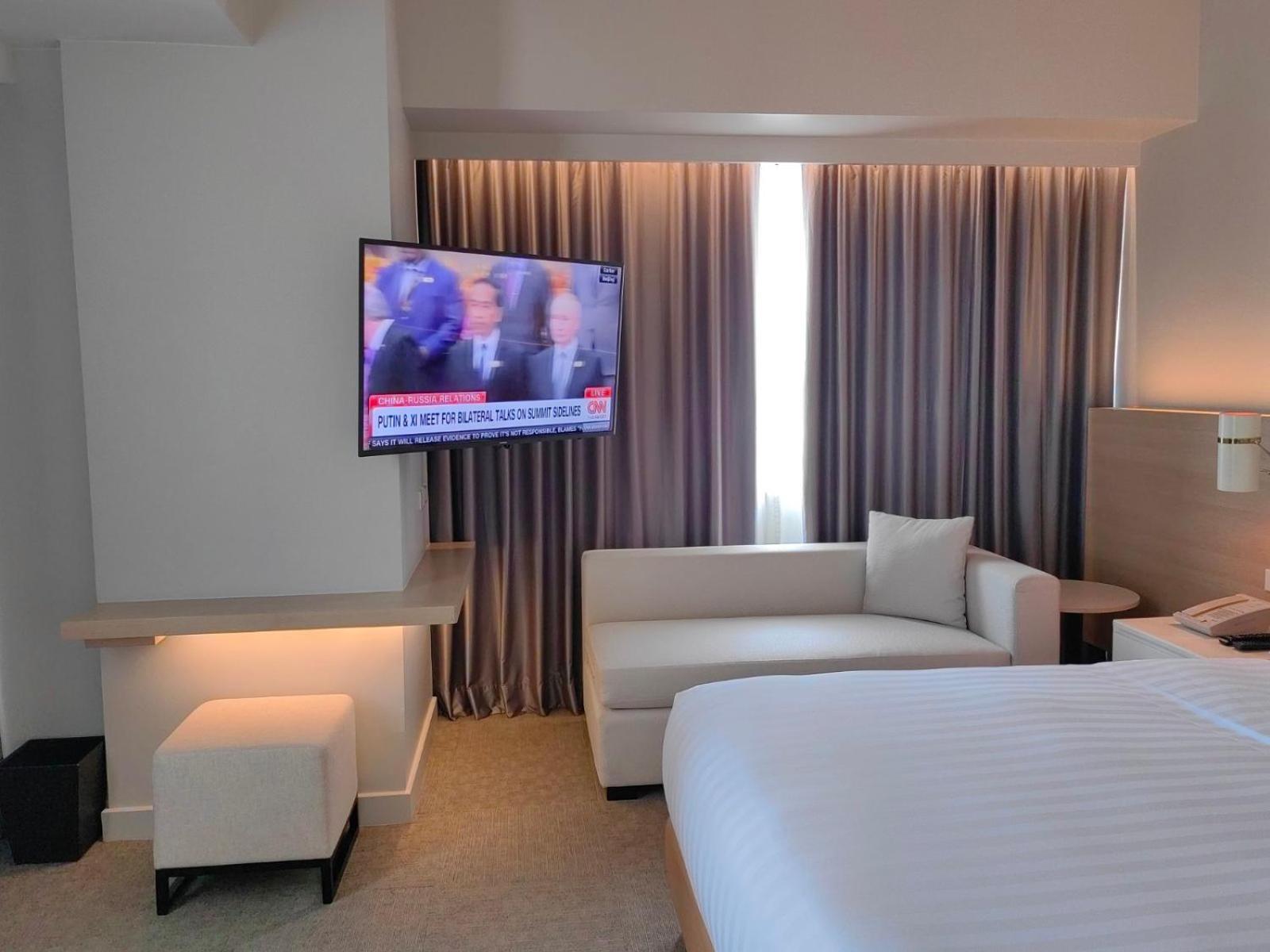 Brittany Hotel Bgc Тагіг Екстер'єр фото