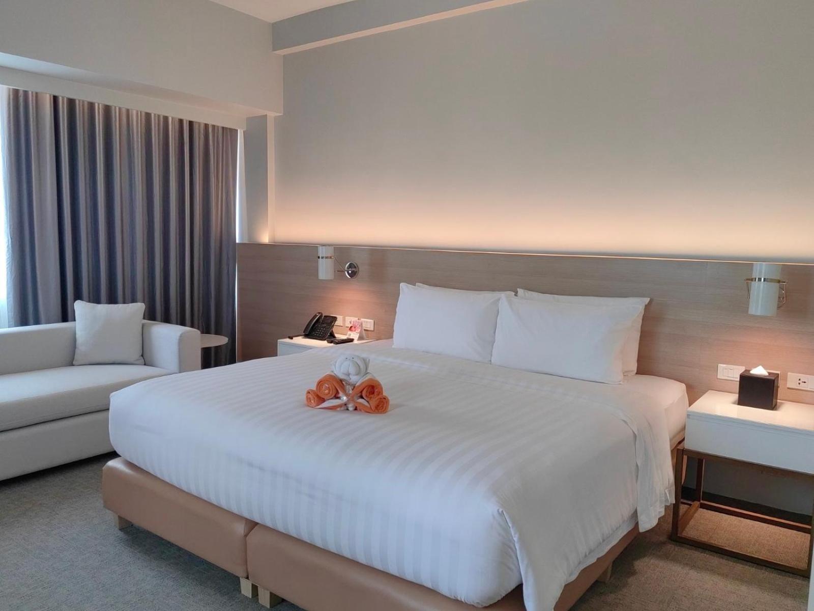 Brittany Hotel Bgc Тагіг Екстер'єр фото