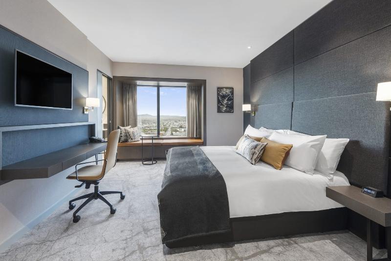 Brittany Hotel Bgc Тагіг Екстер'єр фото